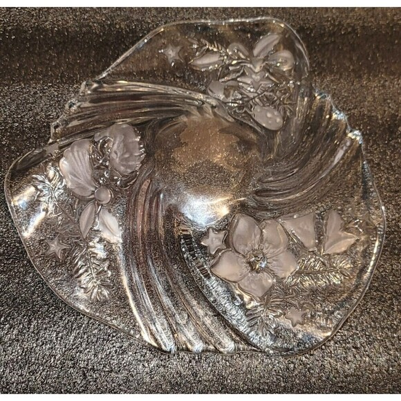 Crystal Swirled Christmas Bowl Candy Dish - Picture 3 of 6